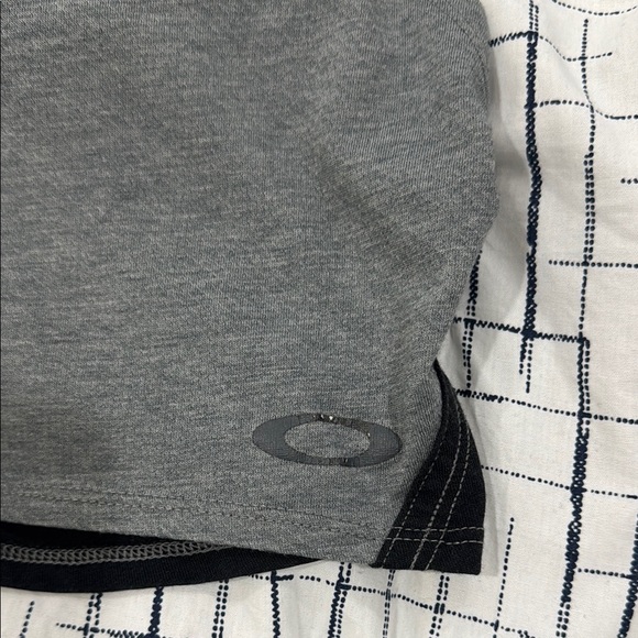 Oakley Women's Racerback Sports Tank in black & grey - Picture 2 of 4